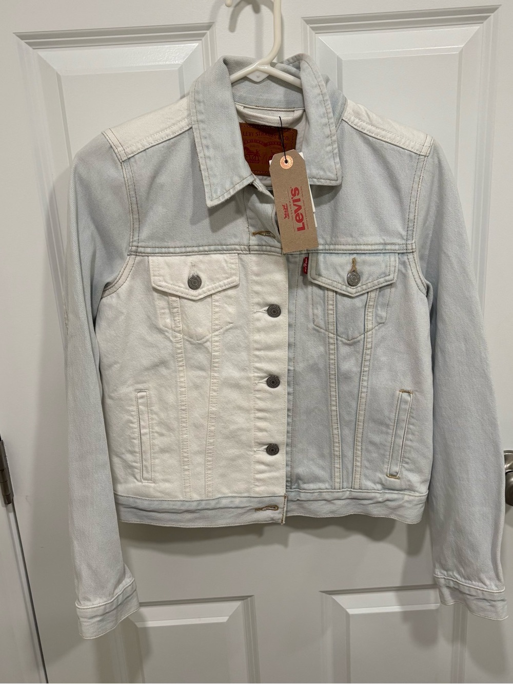 NWT Levi's Two-Tone Denim Jean Jacket Womens U.S. Small